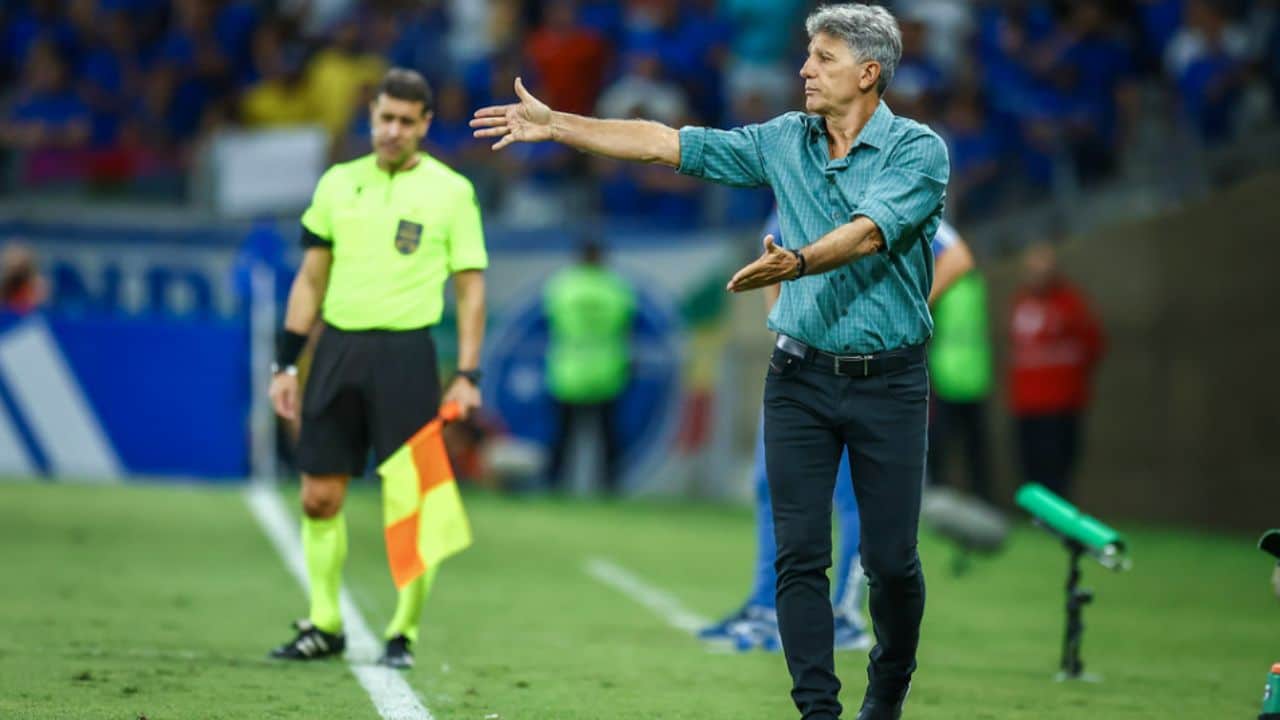 Grêmio tem quase um time inteiro de pendurados, incluindo Renato 