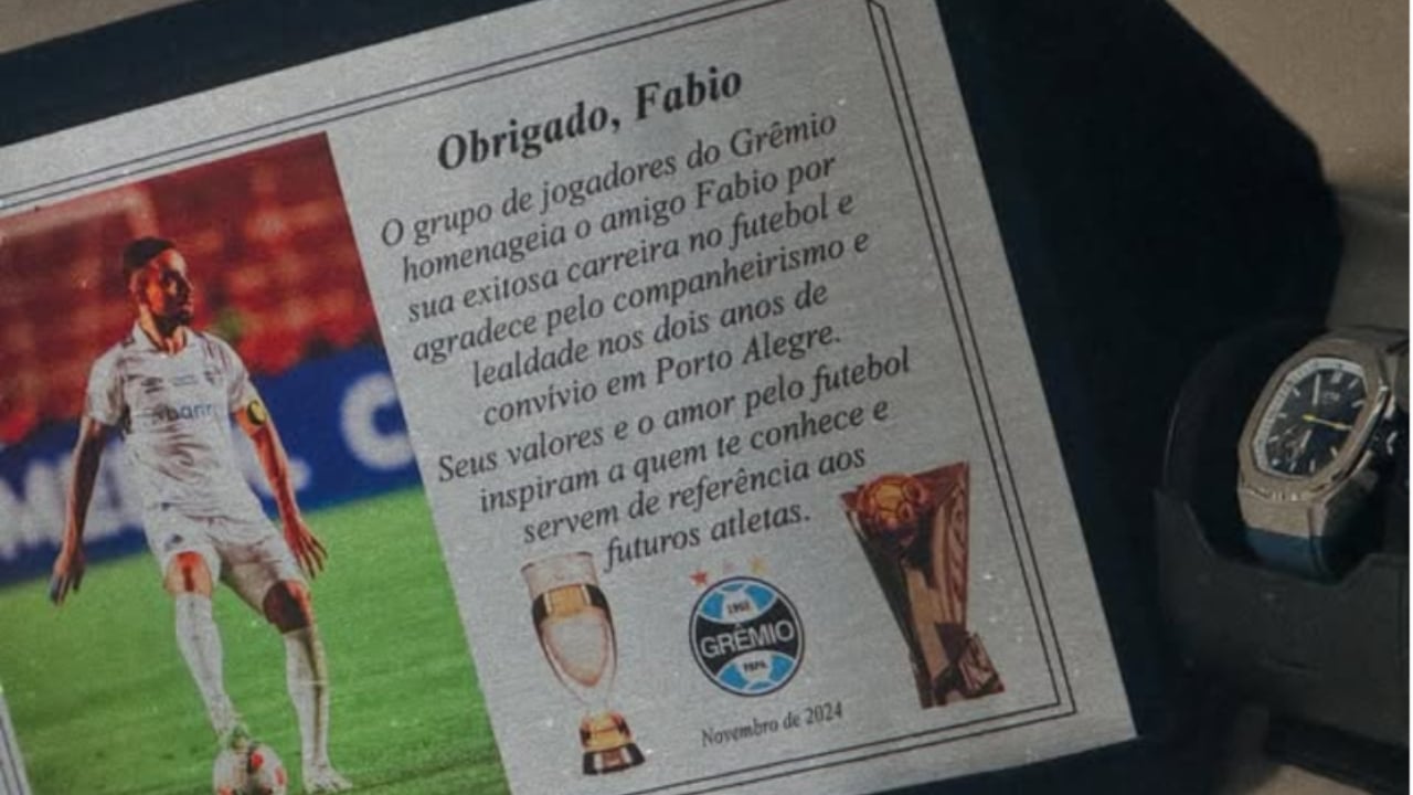 ´Placa de homenagem Fábio