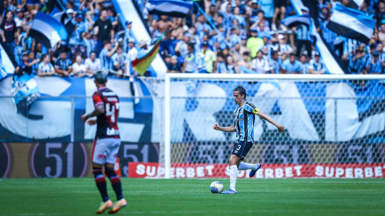 Grêmio deve ter 3 retornos no time para encarar Corinthians