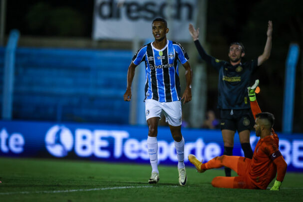 André Henrique em campo pelo Grêmio