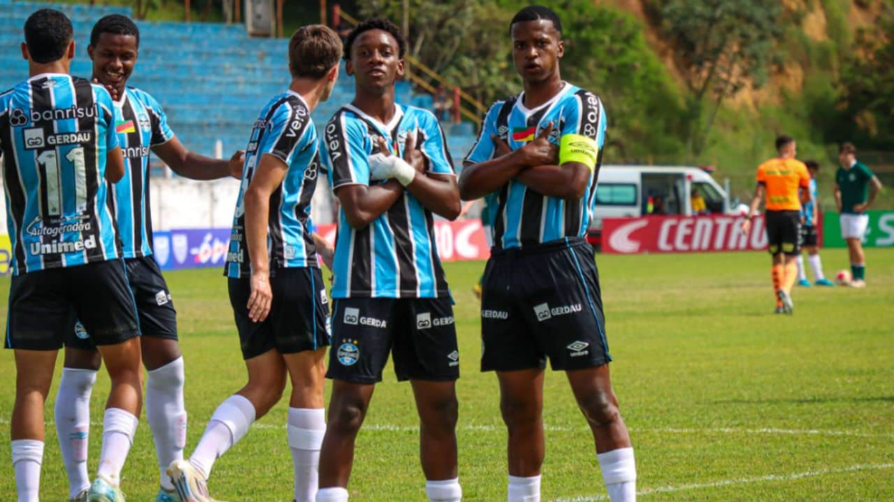 Gabriel Mec destrói jogo contra o Goiás e Grêmio está classificado Copinha