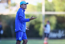 Técnico Gustavo Quinteros do Grêmio