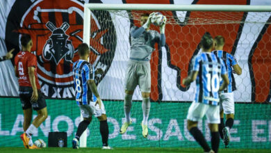 Preparador de goleiros do Grêmio exalta Gabriel Grando