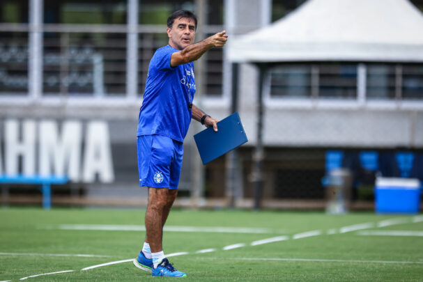 Como Quinteros vem conquistando os jogadores do Grêmio