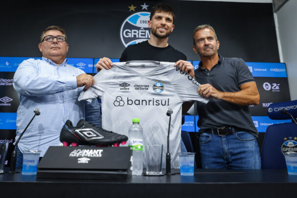 Apresentação oficial de Tiago Volpi como o novo goleiro do Grêmio