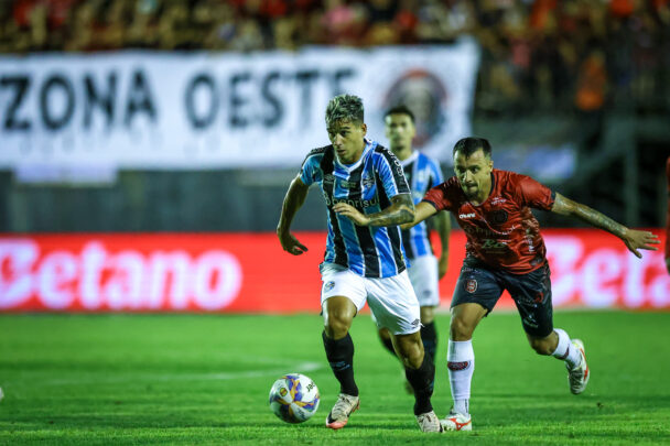 Cristaldo em ação pelo Grêmio no Gauchão