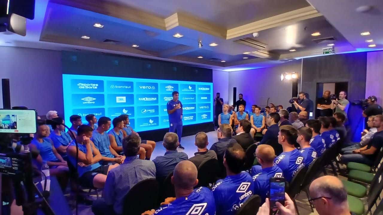 Jogador do Grêmio prefere permanecer no clube em 2025 e recusa proposta paulista