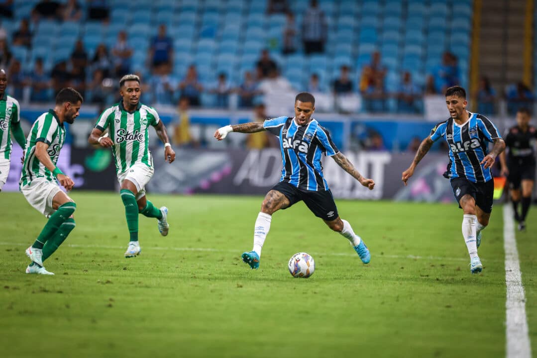 Momento da partida entre Grêmio x Juventude