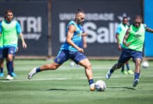 Braithwaite e Lucas Esteves no treino do Grêmio desta terça-feira, 25 de fevereiro.