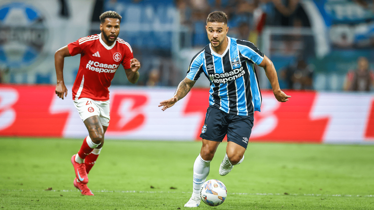 Lateral João Pedro do Grêmio (x Internacional)