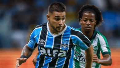 Lateral João Pedro do Grêmio (x Juventude)