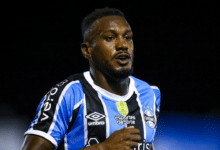 Edenilson pelo Grêmio contra Monsoon