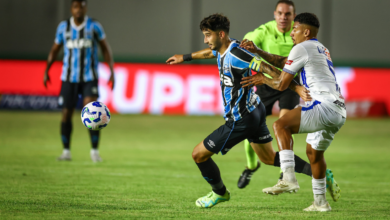 Volante Villasanti na partida entre Grêmio palmeiras