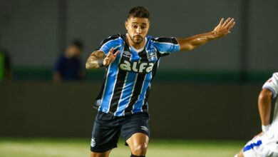 Lateral do Grêmio João Pedro na Copa do Brasil