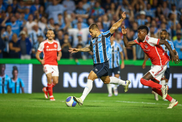 João Pedro do Grêmio no clássico Grenal