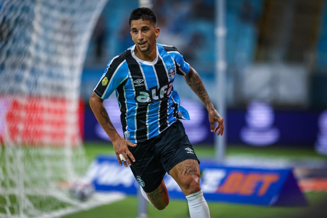 Cristian Olivera, reforço do Grêmio, em ação mls