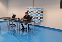 Técnico Gustavo Quinteros, na sala de imprensa da Arena após o GreNal 444