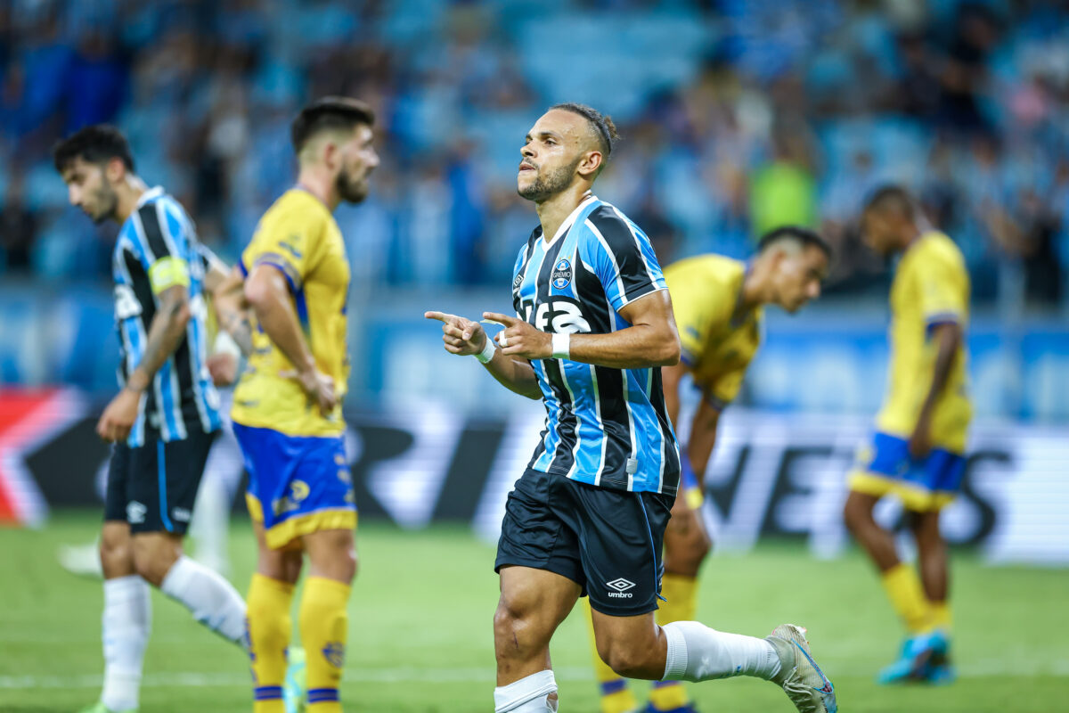 Braithwaite na vitória do Grêmio sobre o Pelotas por 5 a 0