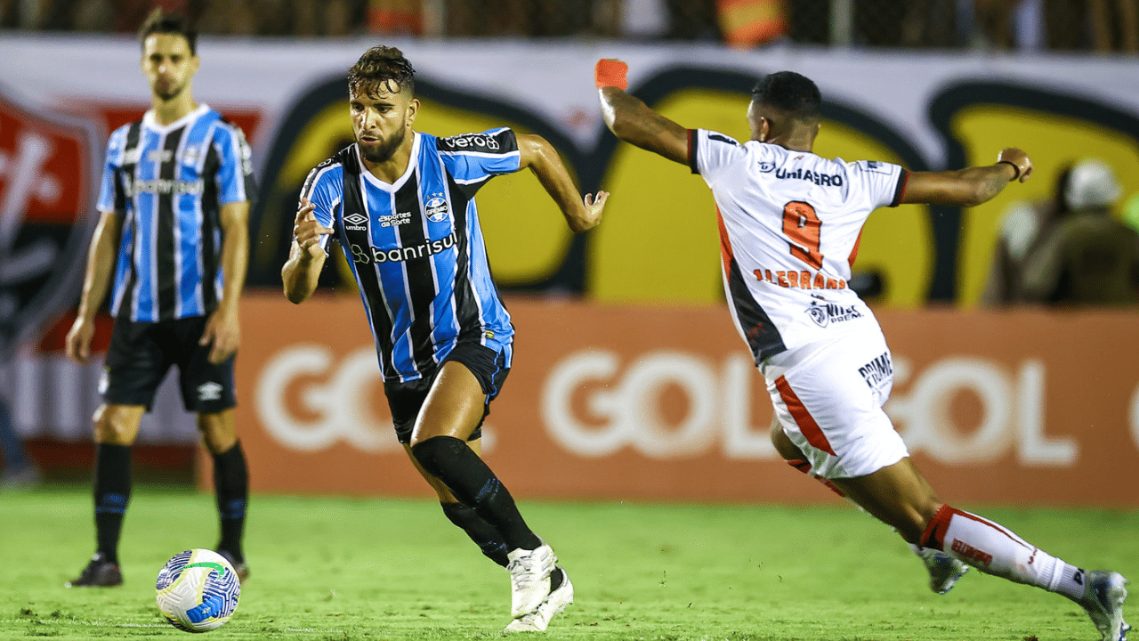 Grêmio vende Pepê ao Vitória