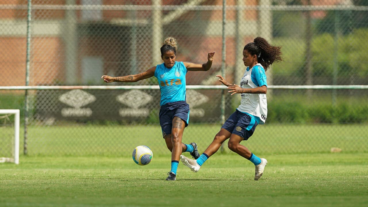 De olho no Corinthians, Gurias Gremistas treinando