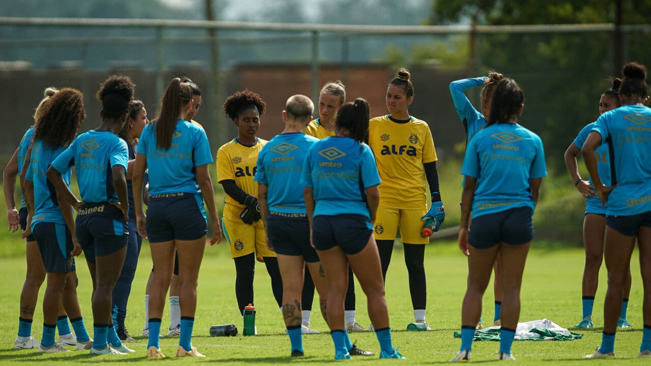 Gurias Gremistas treinando Gremio