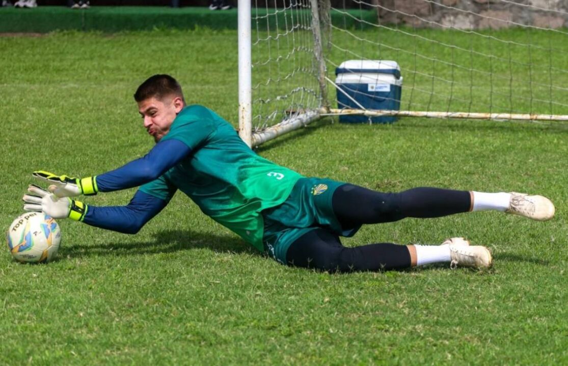 Alvo do Grêmio: a foto mostra Jorge Meurer treinando com a camisa do Pelotas