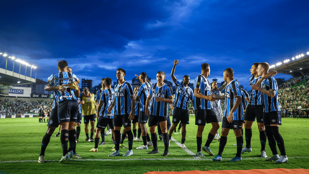 Torcida do Grêmio exige saída de três jogadores do elenco do clube