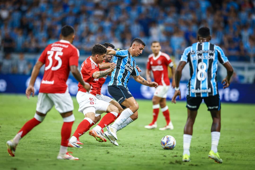 Monsalve em campo no GreNal 444