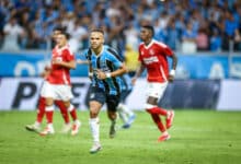 Braithwaite em campo no GreNal 444