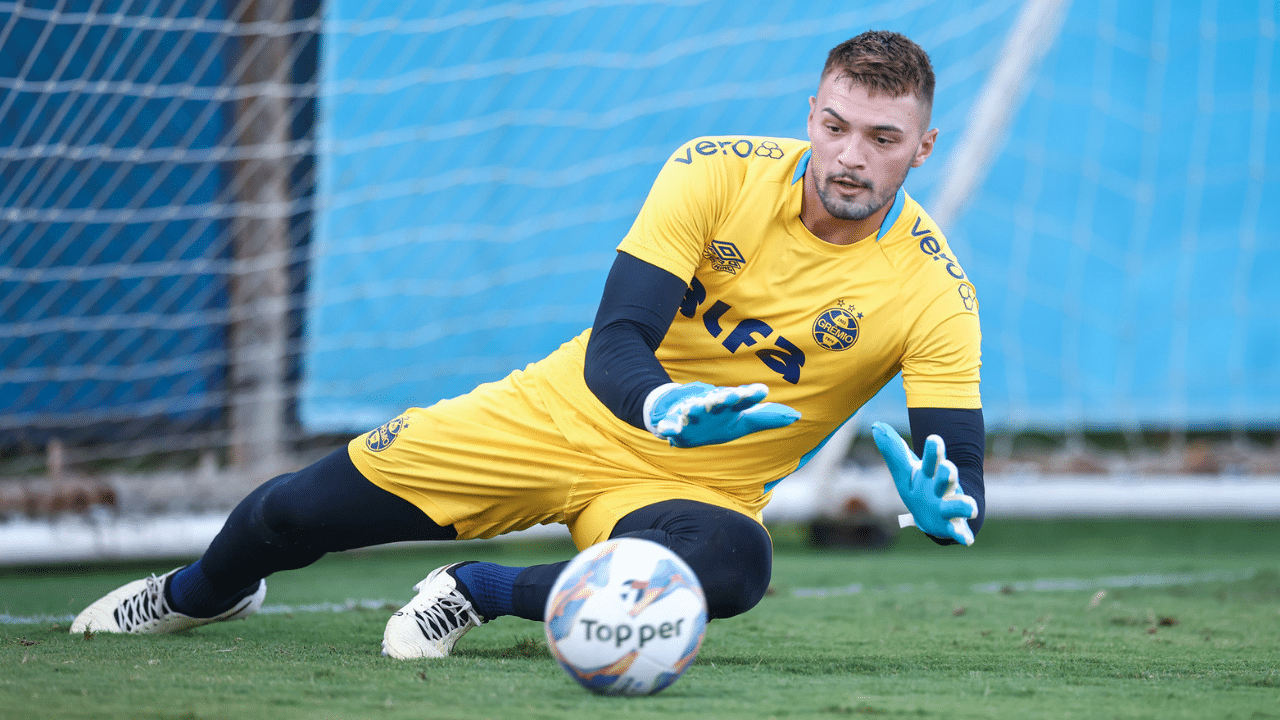 Os dois goleiros analisados pelo Grêmio para suprir a saída de Gabriel Grando