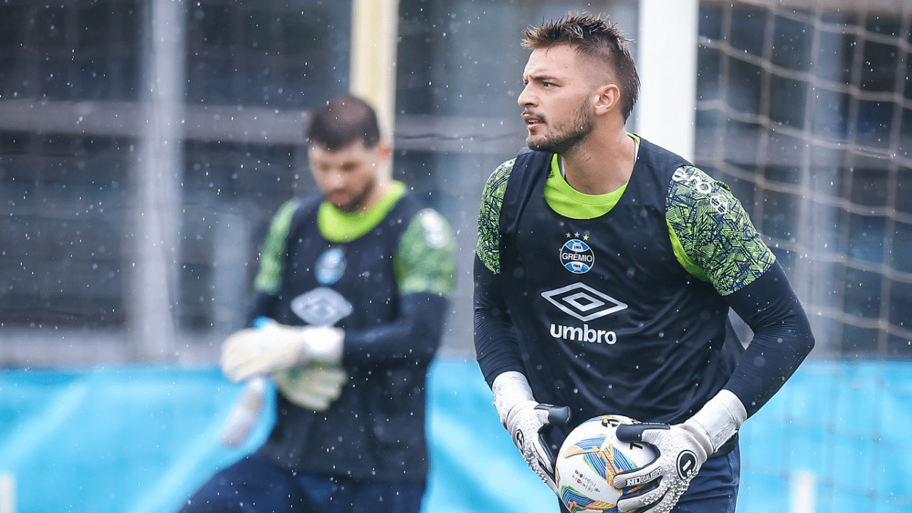 Gabriel Grando manda recado após ser escolhido para ter sequência no gol do Grêmio