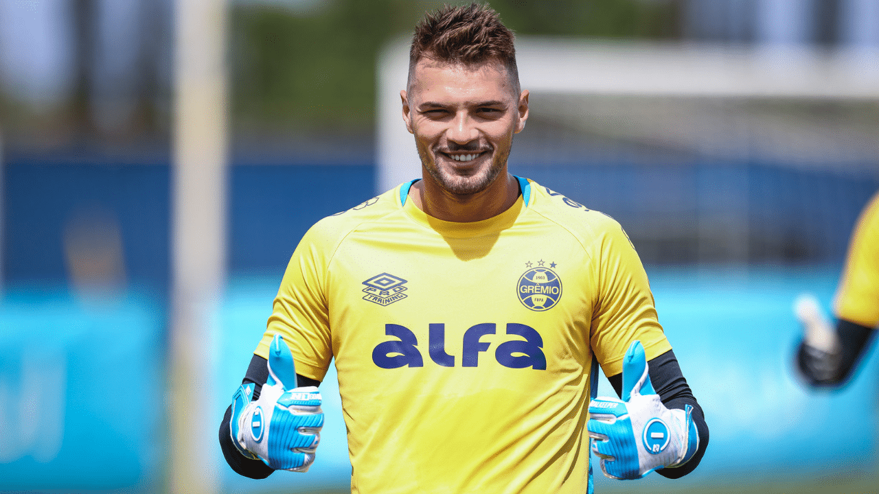 Gabriel Grando do Grêmio em treinamento