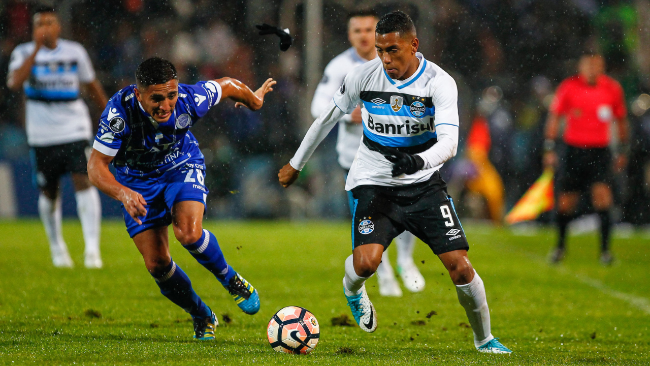 Pedro Rocha do Grêmio contra o Godoy Cruz na Libertadores de 2017