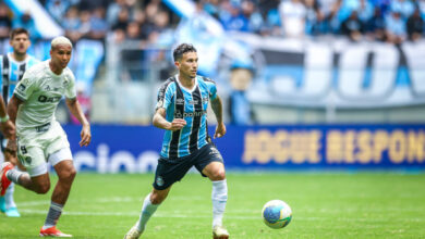 Dodi em campo pelo Grêmio contra o Atlético-MG, pelo Brasileirão 2024, na Arena