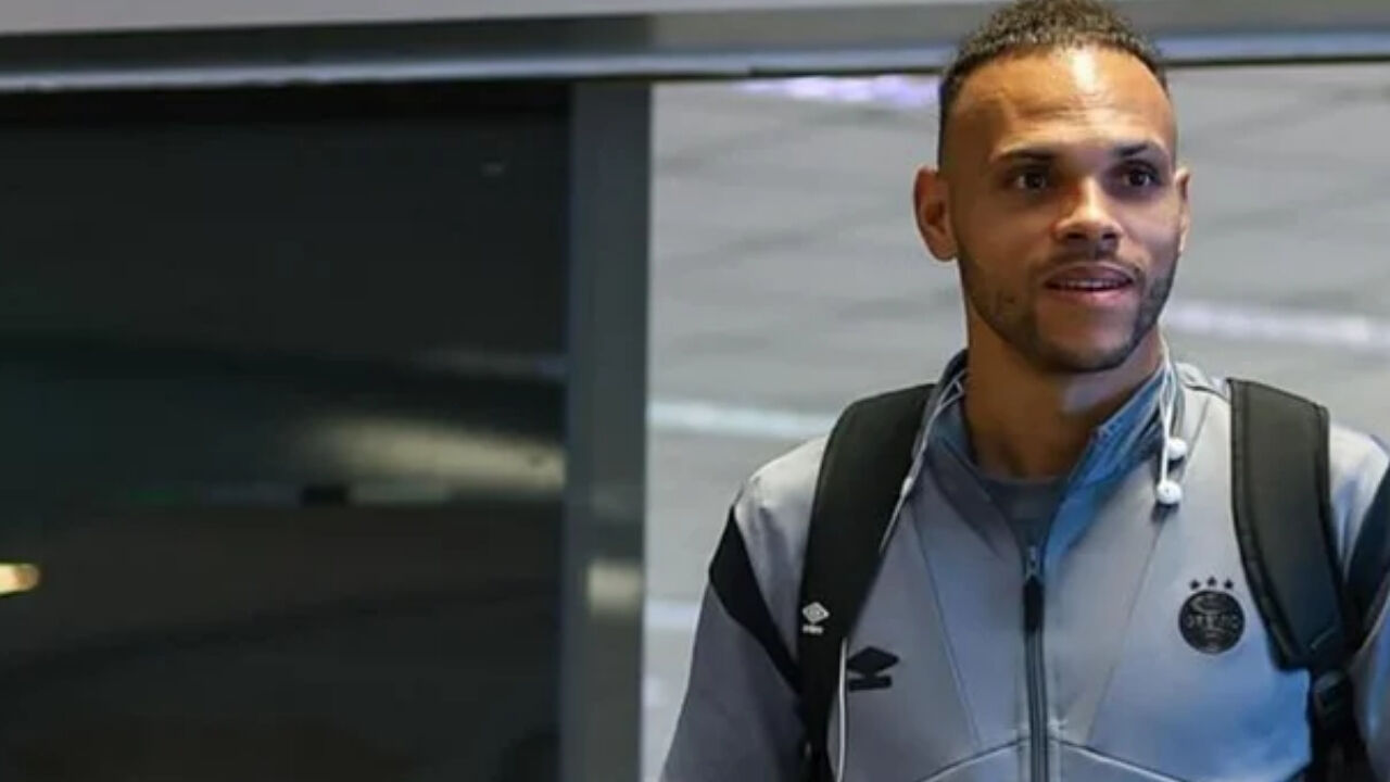 DEFENDEU! Braithwaite apoia Quinteros e enaltece grandeza do Grêmio