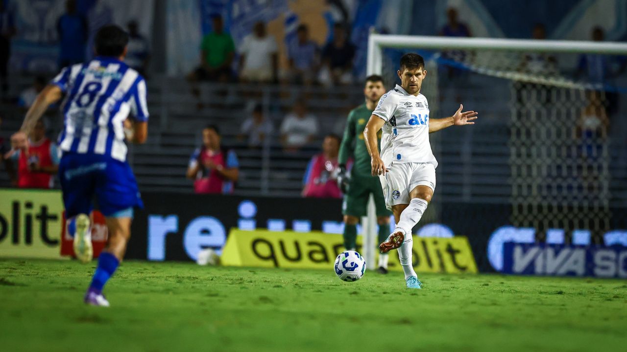 Kannemann em CSA x Grêmio