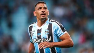 Ex-Grêmio, Diego Souza é citado em investigação sobre suposta venda de diplomas de treinadores