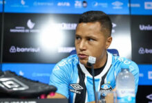Marlon foi apresentado pelo Grêmio oficialmente nesta segunda feira 14