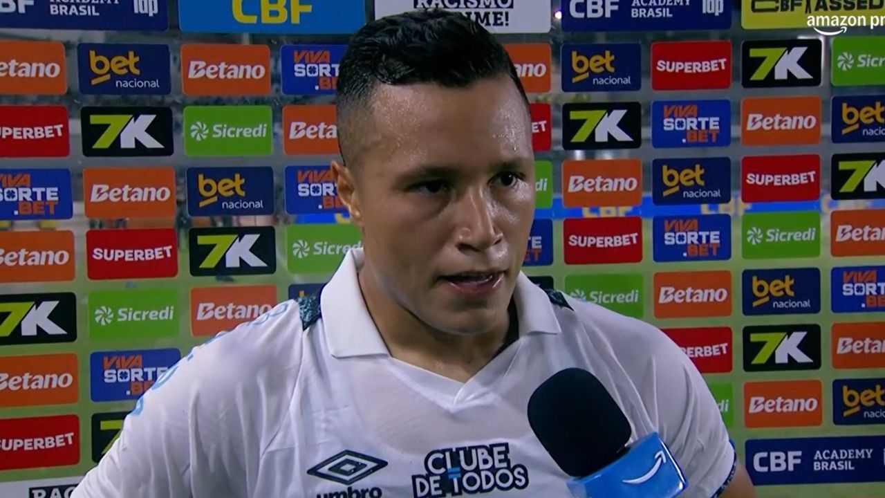 Lateral-esquerdo Marlon em CSA x Grêmio