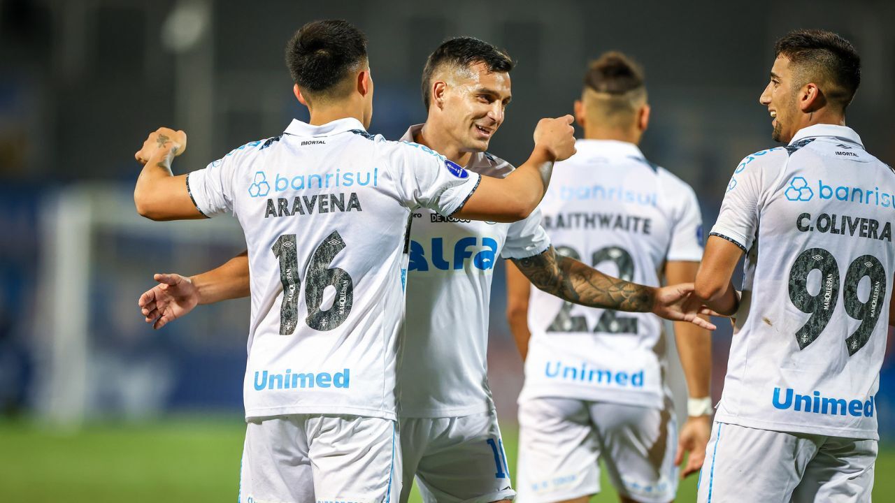 Aravena e Cristaldo - Godoy Cruz x Grêmio - Sul-Americana