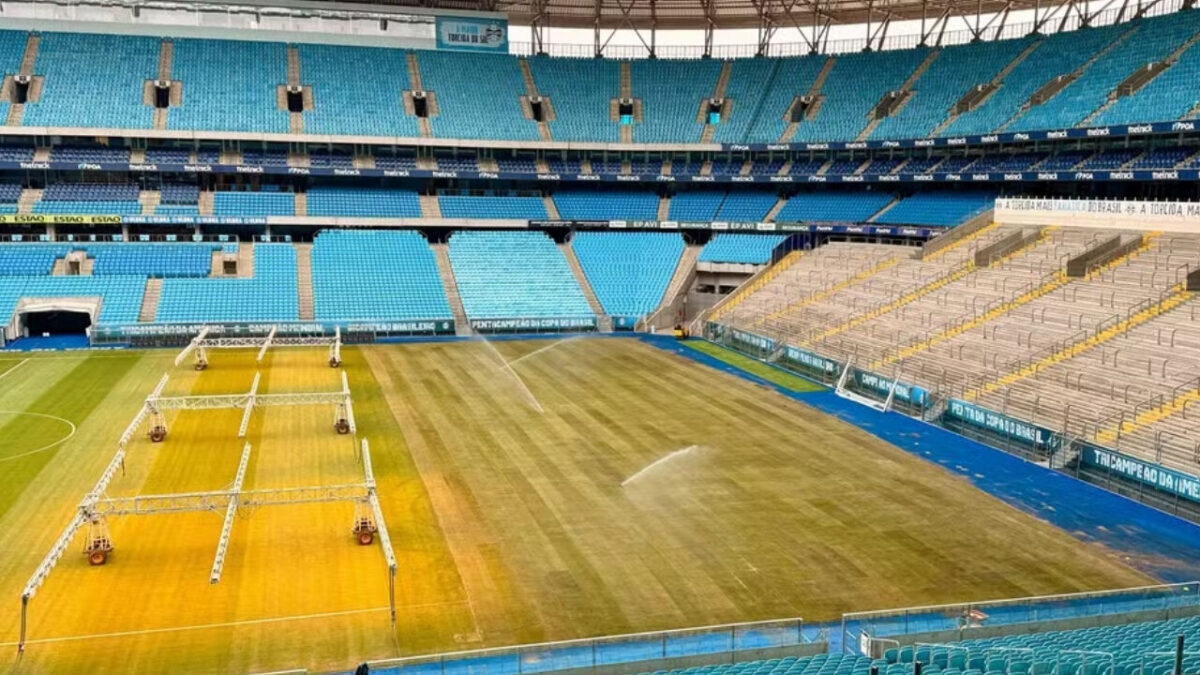 Arena do Grêmio emite nota sobre troca do gramado 1 Gramado da Arena foi trocado no dia 1° de maio.