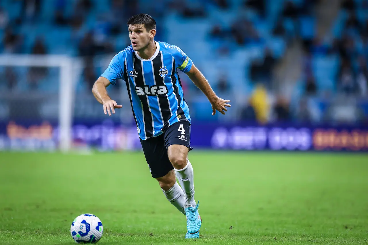 Áudio do VAR revela revolta de Kannemann com gol anulado: 