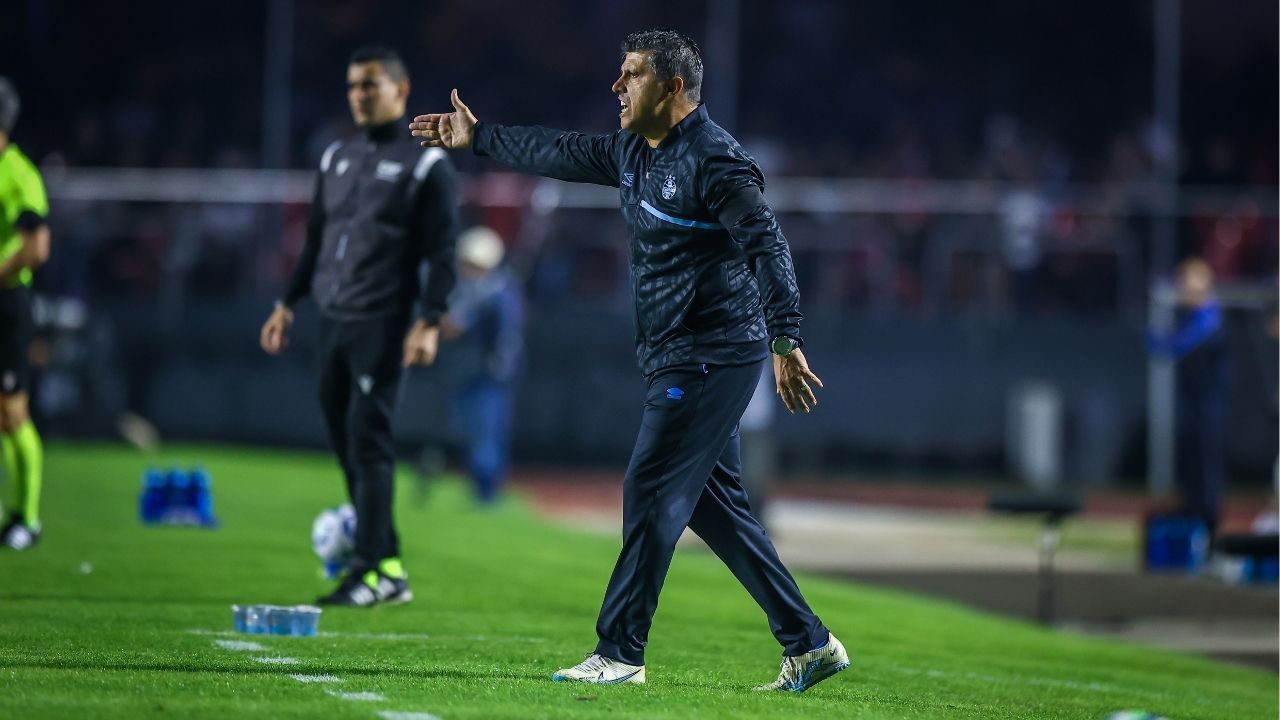 Auxiliar de Mano manda indireta para ex-Grêmio: 