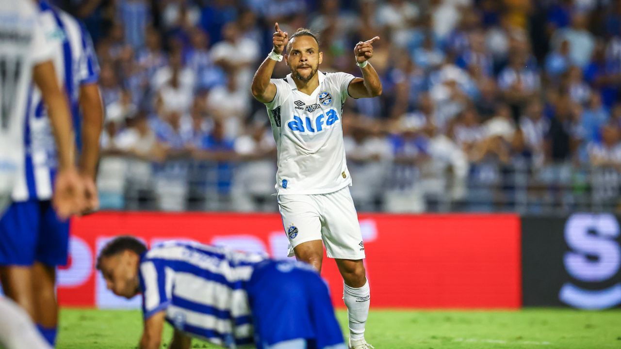 O PONTO POSITIVO! Braithwaite marca novamente e tem ótima média de gols pelo Grêmio