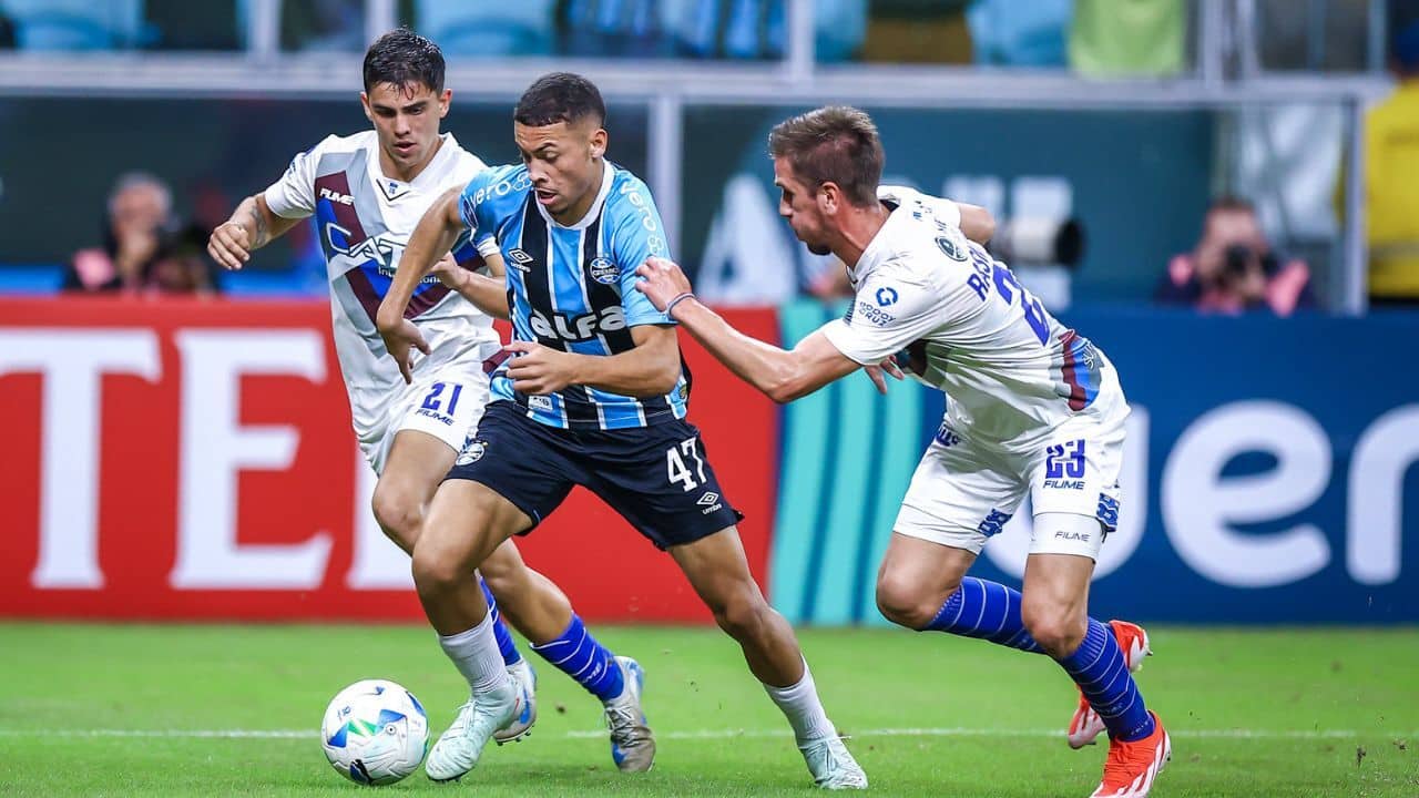 Escale os Jogadores do Grêmio para a 9ª Rodada do Brasileirão 2025