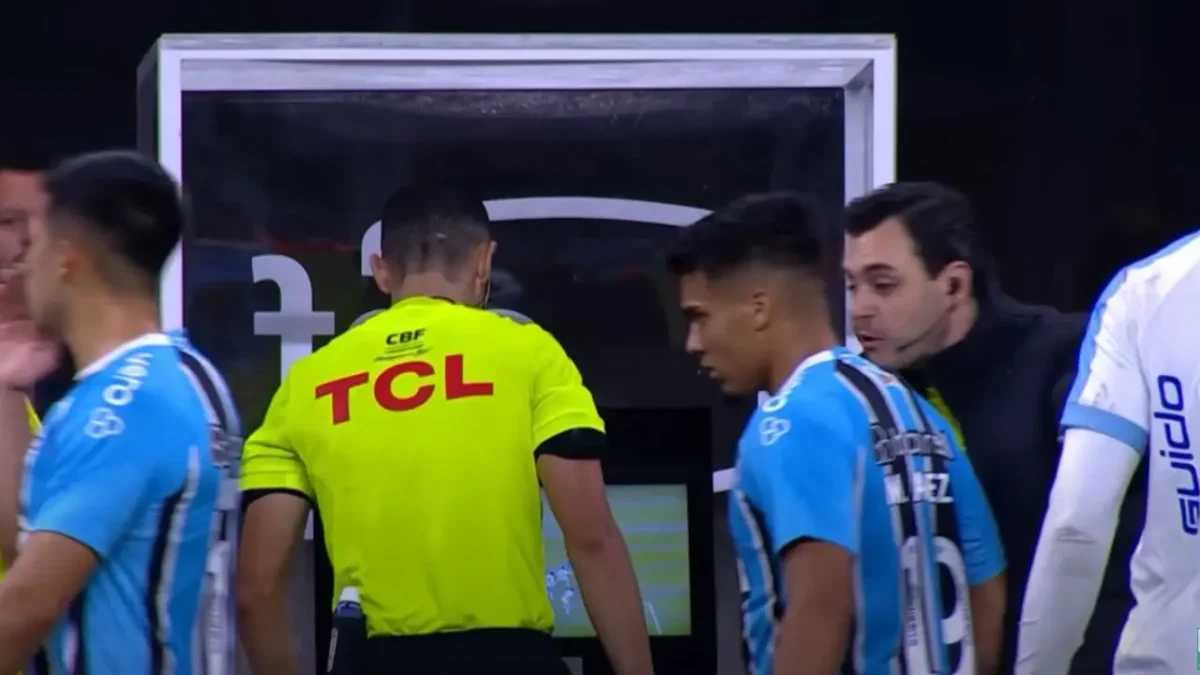 Grêmio x CSA - VAR CBF