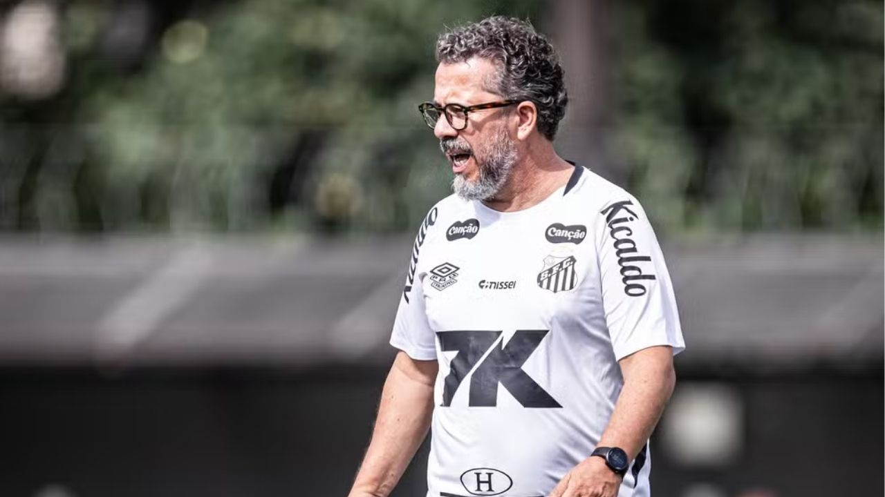 Cléber Xavier fala sobre o reencontro com o Grêmio: 