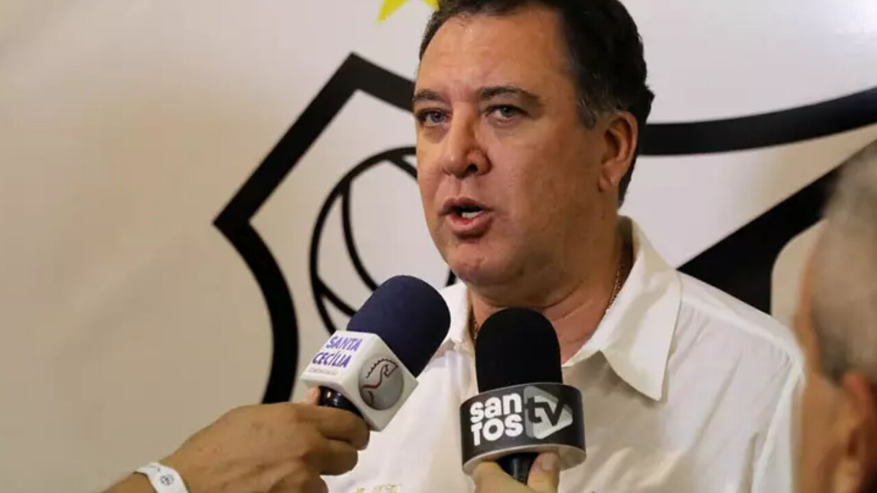 CLIMA RUIM! Presidente do Santos se pronuncia após torcida protestar