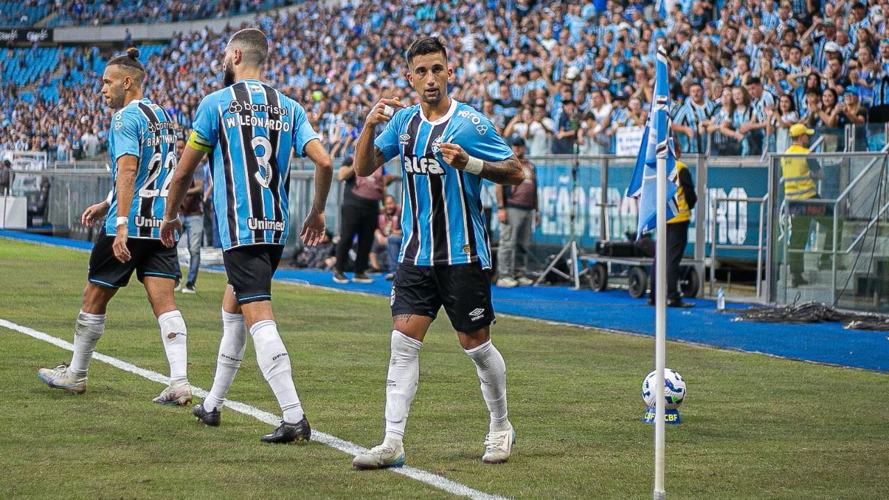 Grêmio supera Santos em jogo disputado na Arena do Grêmio