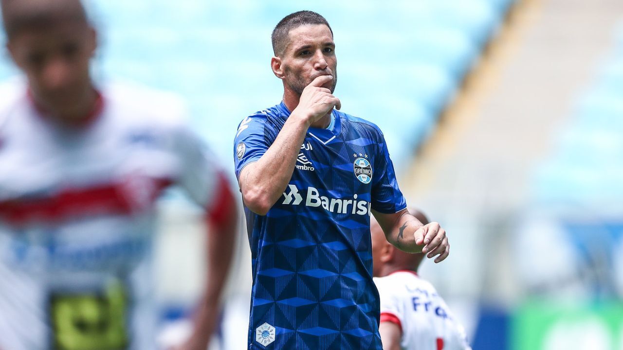 Thiago Neves pelo Grêmio